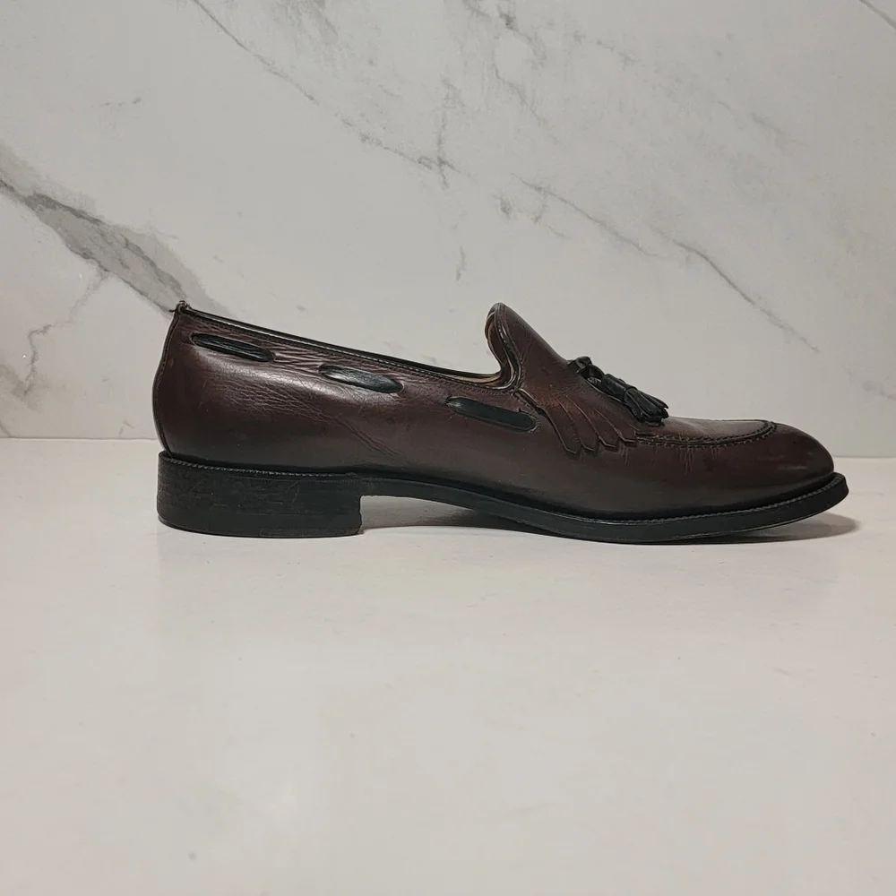 Men's Almond Toe kilt tasell leather loafers Size 11